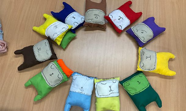 Werken Textil Handarbeit Nähen Monster Filz